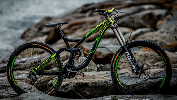 Is bigger better? DH team riders feedback on the new 650B Fuzz
